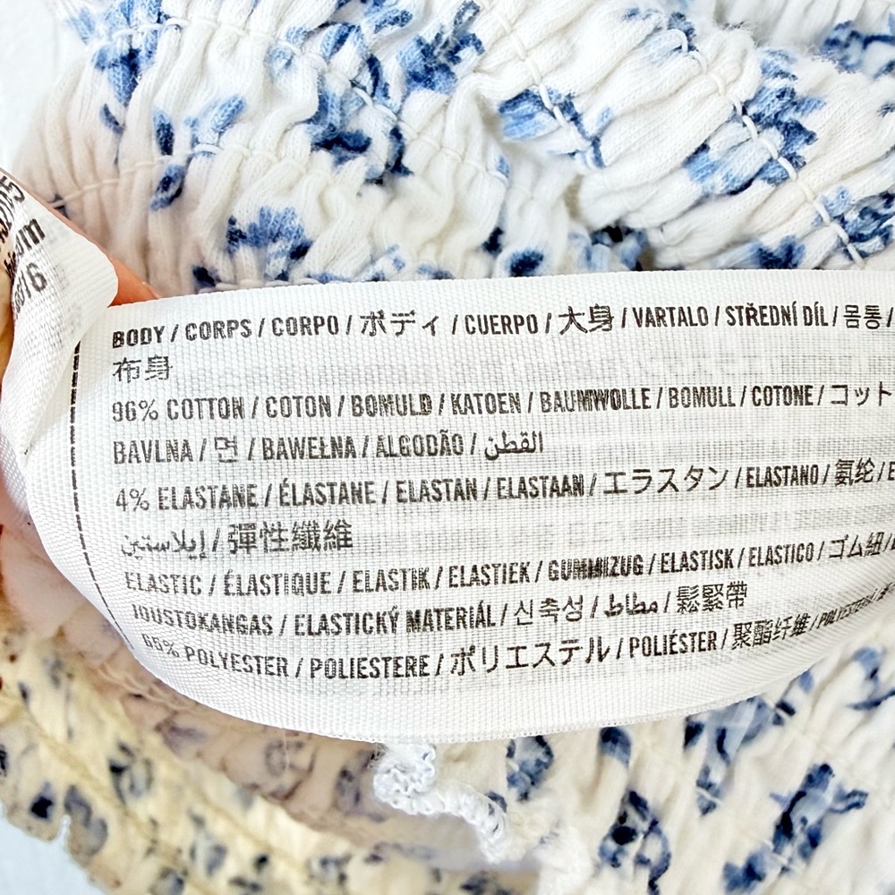 Hollister Cropped White Smocked Short Sleeve Top Blue Floral Summer Lettuce Hem - Picture 4 of 7